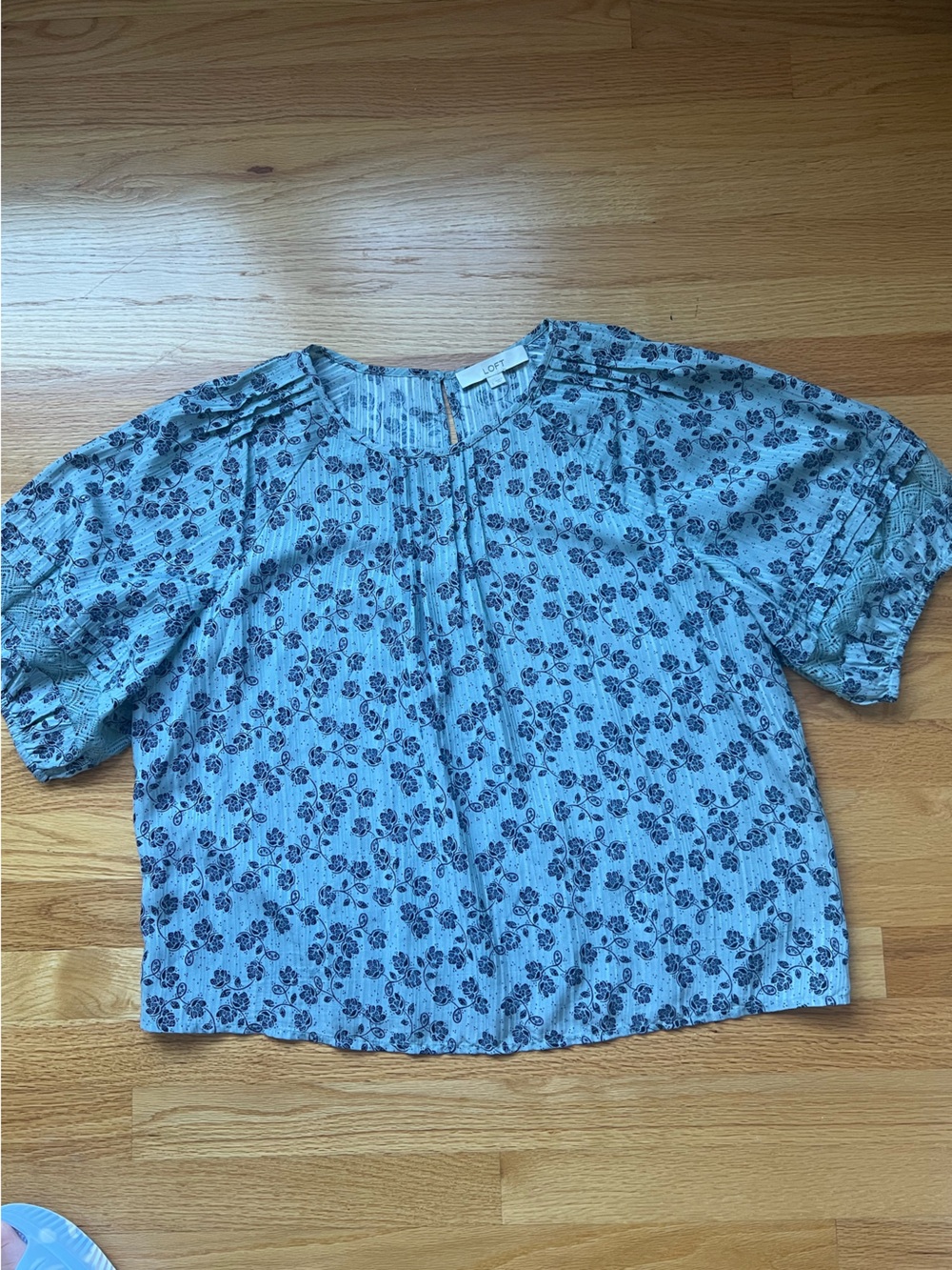 LOFT Blue/Green Floral Pintucked Short Sleeve Blouse